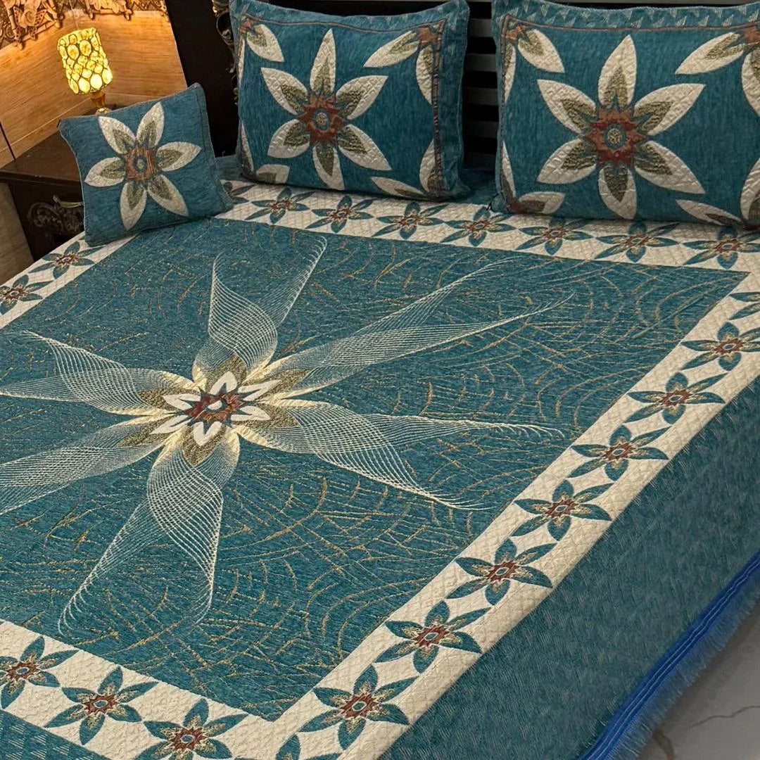 Tea Color Star Pattern Cotton Quilted Bed Set with 4 Pillows